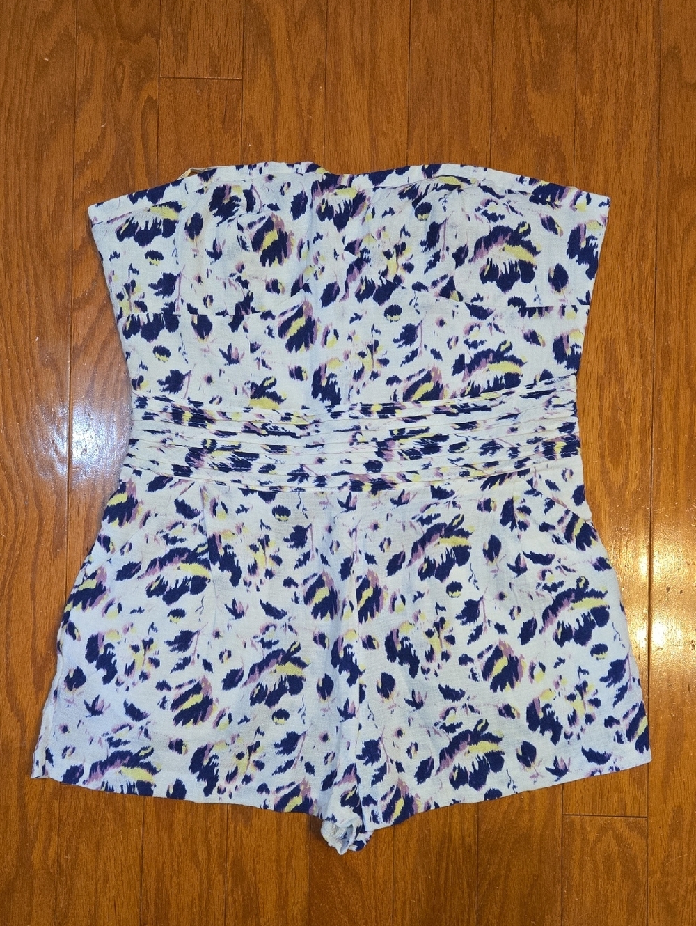 Kimchi Blue White and Navy Strapless Floral Romper Size 12 NWT